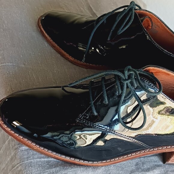 Black Patent Dressy Oxfords - Picture 6 of 9